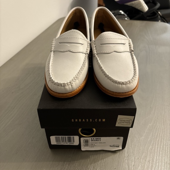 G.H. Bass & Co. White Loafers - Picture 2 of 5
